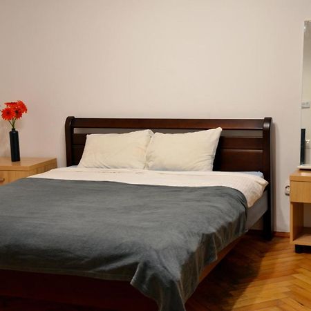 Brand New Apartment In City Center Lviv Exterior photo